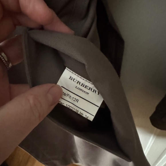 Burberry Trench, modern cut US size 10 Uk size 12 - Picture 5 of 16